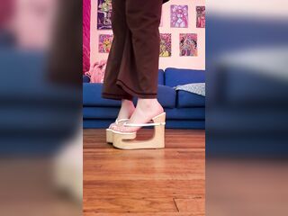 Hazel Lush has hot feet! OF- hazelshootsbigloads