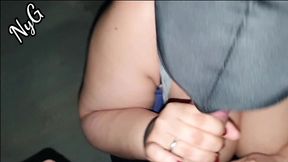 confinados por el covid19, bajamos al garage y ninfa me hace una mamada. video especial red completo con corrida en sus tetas y sin m&uacute;sica ni efectos.