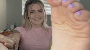 Lick my stinky, sweaty feet clean
