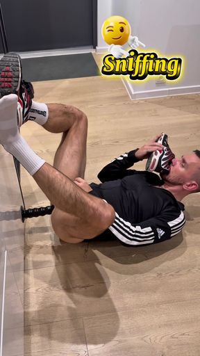 Small Dick Hunk in White Socks Is Cuming