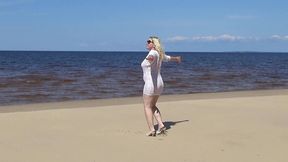 golden rain 96 - piss on beach