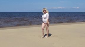 golden rain 96 - piss on beach