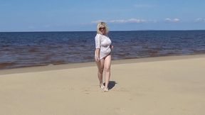 golden rain 96 - piss on beach