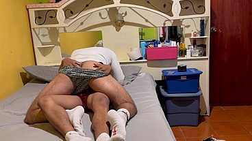 El novio de mi mejor amigo, tiene unas nalgas paraditas súper ricas