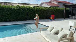 Squirt Queen Abby Rose Gives Jmac A Splash