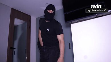 Stranger walks in on horny milf then her huge ass eats his cock raw