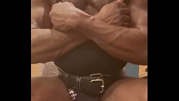 Black Mature Muscle Solo Tits and Vibrator