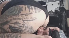 He crushed his face with my big ass, he supports all my weight and all my farts, so disgusting