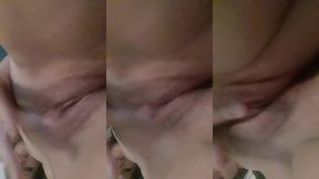 petite masturbation du matin... gros plan sur ma et sur mes seins...tu ...