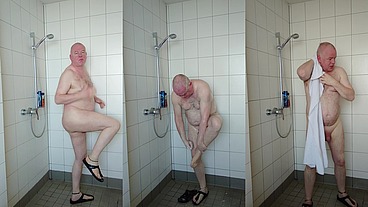 Erotisches Duschen in Birkenstocks