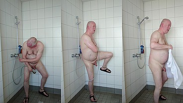 Erotisches Duschen in Birkenstocks