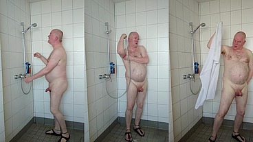 Erotisches Duschen in Birkenstocks