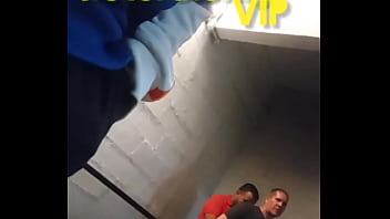 SEXO NA ESCADA DE EMERG&Ecirc_NCIA