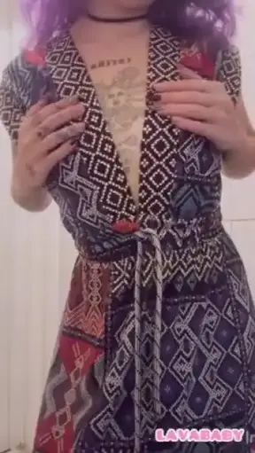 titty flash 💜