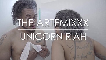 The ArtemiXXX fucks stranger UnicornRiah in the Shower