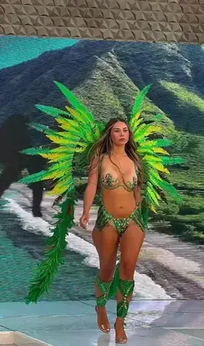 ambling the runway in my jungle feather wings, thoughts?
