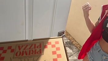 I fucked the pizza delivery girl