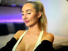 Solo masturbation of a beautiful amateur blonde