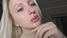 Extra glossy lips 2