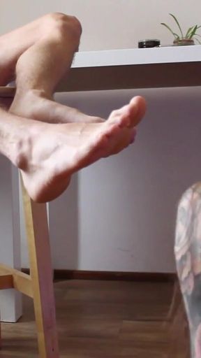 Foot Worship - Mari Galore Obeys and Serves Bonus Episode