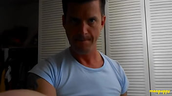 Hunk Jeff Drizzle Got His Cock Throbbing During Foot Play