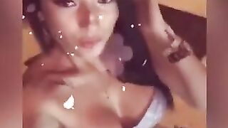 Modelo Colombiana Se Mueve Muy Rico