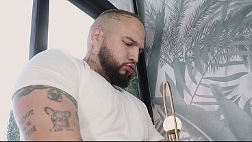 Macho vergon da de mamar a pasivo sumiso