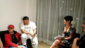 terapia de grupo se transforma en terrible orgia , todos los pacientes se cojen a la psicologa