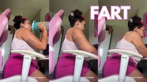 Home Office Workday Chubby Girl Natural Loud Farts Computer Desk Vibes