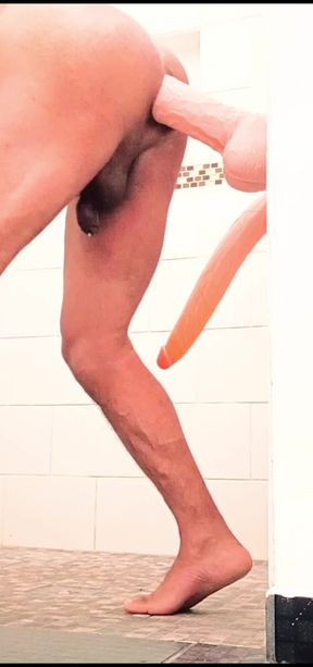 Shower dildoing