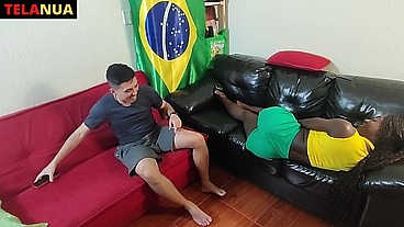 FERNANDA CHOCOLATTE JOGA AS BOLAS NESSE BUNDÃO JAPA LOKI NO RITMO DA COPA DO MUNDO 2022