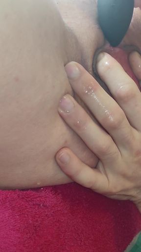 CRAZY SCQUIRTING! A LOT OF SQUIRTING! A LOT OF SQUIRTING!   Clip 2