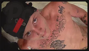 Tattooed Stud Jerks Off & Cums on Thigh – Gay Solo