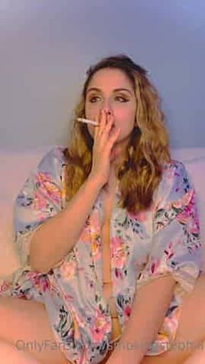 Steph smokes