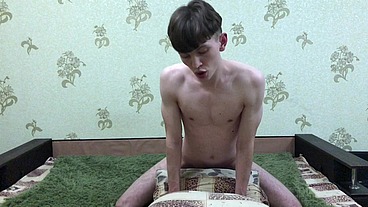 (18 y.o) BOY Moaning while Humping a Pillow / HARD ORGASM / Teenager Moaning
