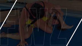 CZECH REPUBLIC Vs. ITALY - LARA TOYS WITH BEATRICE in 4K!