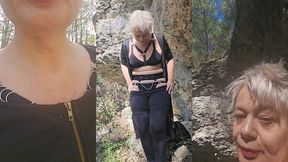je me promene dans les bois et vois un mec ce branler je le chauffe il me baise