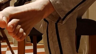 Nagy seggű olasz izommedve ribanc mély anális dörömbölést végez a házi készítésű videóban