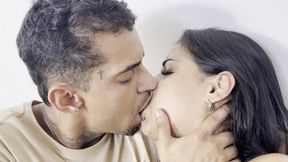 Romantic kiss between Jack Harris and Kat 04