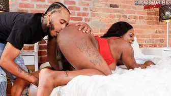 Petite Black Tgirl Sticks Big Ass Up for Hardcore Anal Pounding