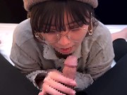 メガネのストリート系女子がち〇ぽをごっくんフェラ抜きで気持ちよくしちゃう♡glasses gokkun