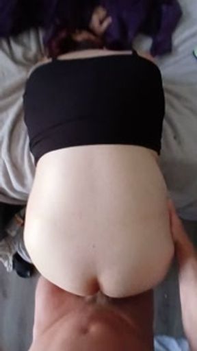 The sounds of clapping that ass