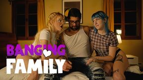 Cocotte's banging family trailer