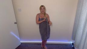 Essie Bets Her Swimsuit 2025