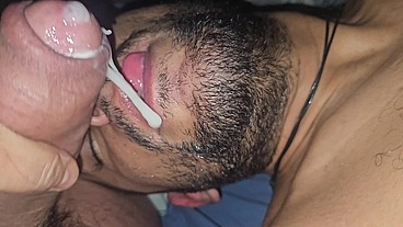 Mestre de sexo oral com tesão, tomando leitinho do meu macho.