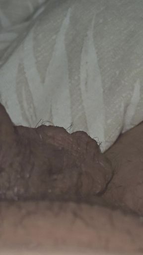 Step son couldn&amp;#039;t take care of his erection with broken arm so he asked step mom a handjob