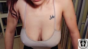 big naturals tits wobbling nonstop on the treadmill fetish