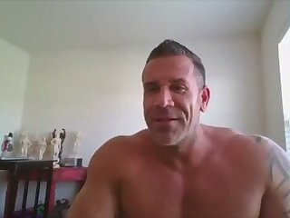 Bodybuilder cums