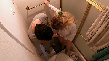 Stepmom and stepson have a secret rendez-vous in the bathroom during a family dinner