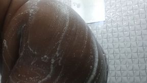 Girl Bathroom Shower Noti